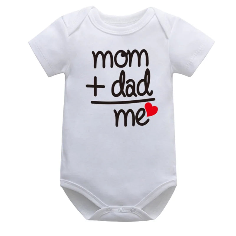 Baby-Strampler – Kurzarm-Overall aus Baumwolle mit „I Love Mom & Dad“-Aufdruck